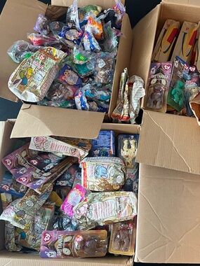 Lot of Vintage McDonalds 1999 TY Beanie Babies and Bears all unopened NWT